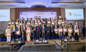 शिखर इन्स्योरेन्सबाट वार्षिकोत्सवको अवसरमा कर्मचारी सम्मानित