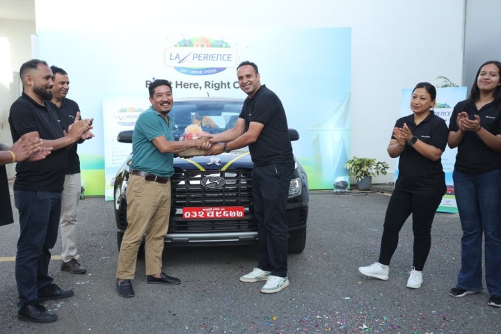 ह्युन्डाई नेपालद्वारा ‘फेस्टिभ डिलाइट २०८१’ को विजेतालाई बम्पर पुरस्कार हस्तान्तरण