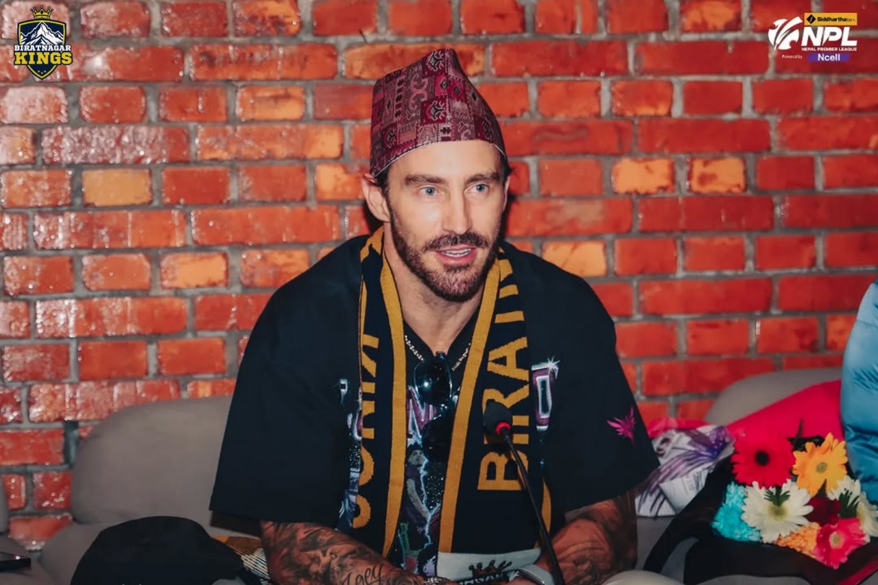 एनपीएल सिजन २ मा सहभागी हुन नेपाल आइपुगे दक्षिण अफ्रिकी क्रिकेटर फाफ डुप्लेसिस